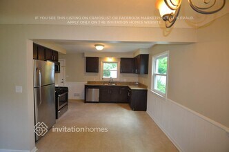 817 Parker Ave in Roseville, MN - Building Photo - Building Photo