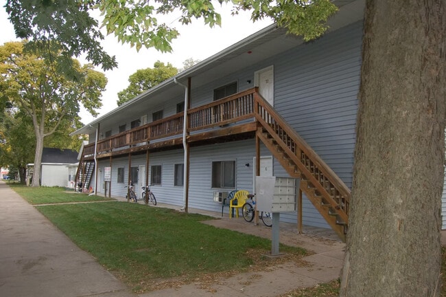 410 10th Street N