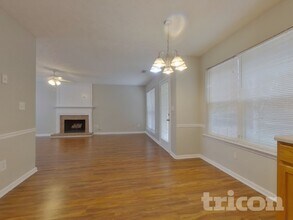 4247 Gray Raptor Ct in Snellville, GA - Foto de edificio - Building Photo