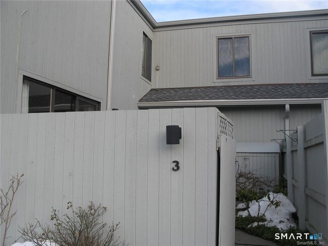 3 Sandlewood Ln in Ridgefield, CT - Building Photo - Building Photo