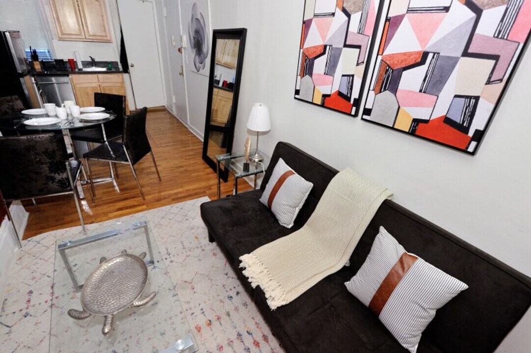 631 10th Ave in New York, NY - Building Photo
