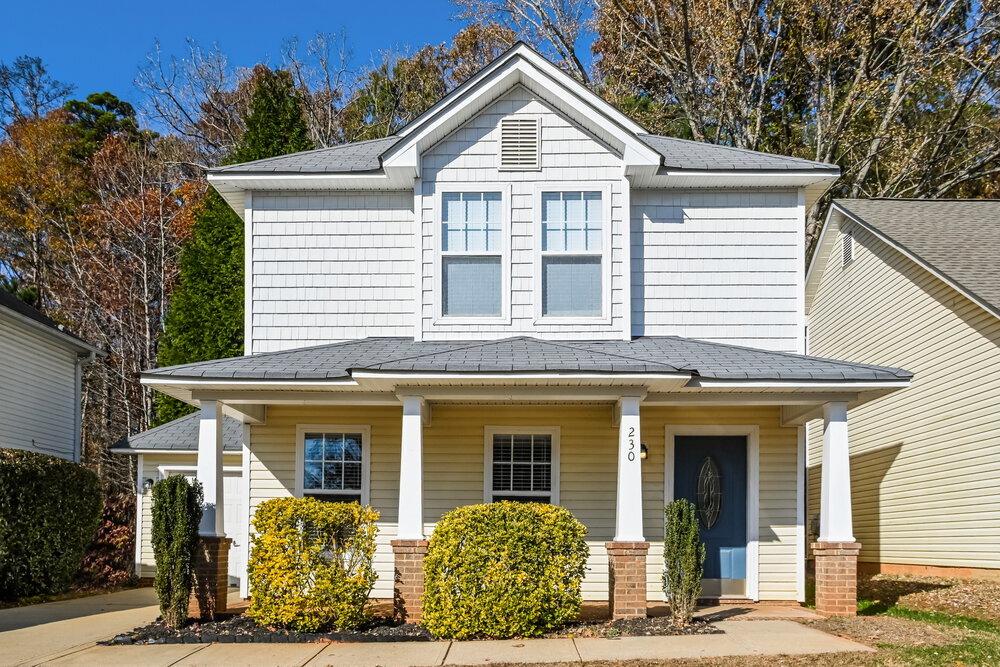 230 Amir Cir in Matthews, NC - Foto de edificio