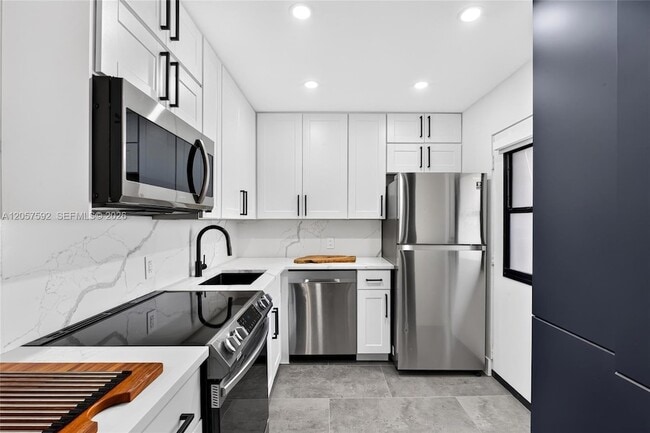 property at 3301 N Country Club Dr