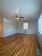 1145 Fenmore Dr, Unit 1 in Cincinnati, OH - Foto de edificio - Building Photo