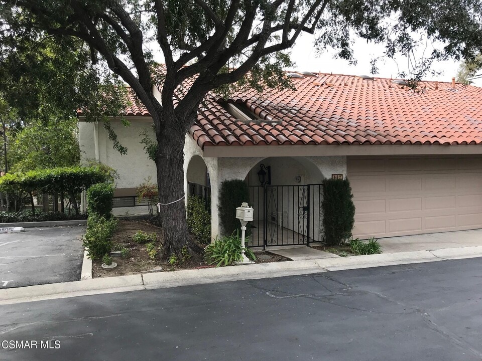 637 Arroyo Oaks Dr in Westlake Village, CA - Building Photo