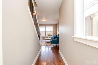 1068 SE Leonel Ln in Bend, OR - Building Photo - Building Photo