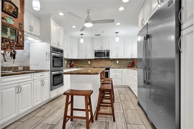 16750 NE 10th Ave in North Miami Beach, FL - Building Photo - Building Photo