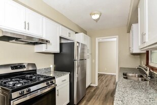 400 Hazelwood Rd in Memphis, TN - Building Photo