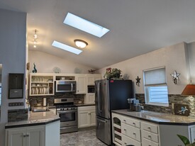 511 Gibbs St in Maumee, OH - Building Photo