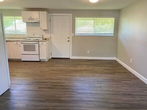 4418 Primrose Ln in Dayton, OH - Building Photo - Building Photo