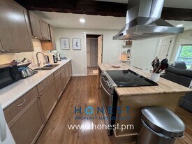 5 Sheldon St in Farmingdale, ME - Building Photo