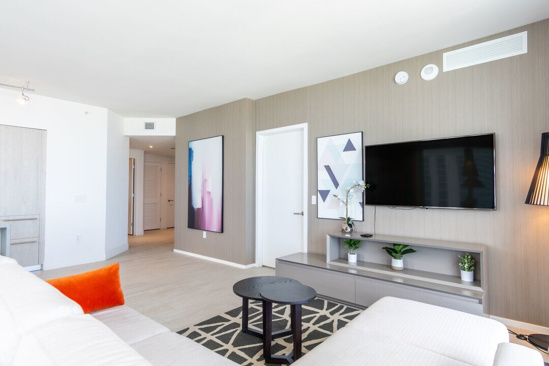 4010 S Ocean Dr in Hollywood, FL - Building Photo