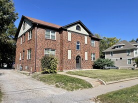 2813 Cottage Grove Ave Apartments