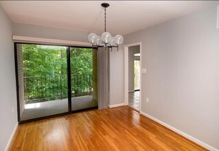 7952 Inverness Ridge Rd in Potomac, MD - Building Photo - Building Photo
