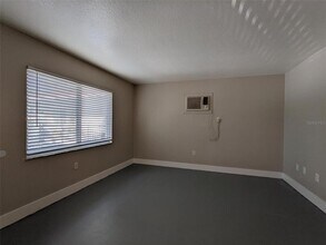 1090 Cocoanut Ave in Sarasota, FL - Foto de edificio - Building Photo