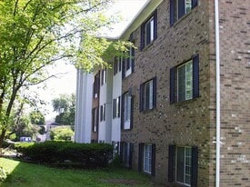 44 E Willow St, Unit 3