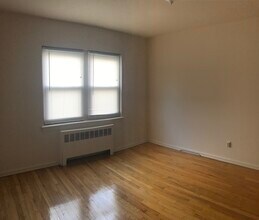 401 Park Ave in Rutherford, NJ - Building Photo - Building Photo