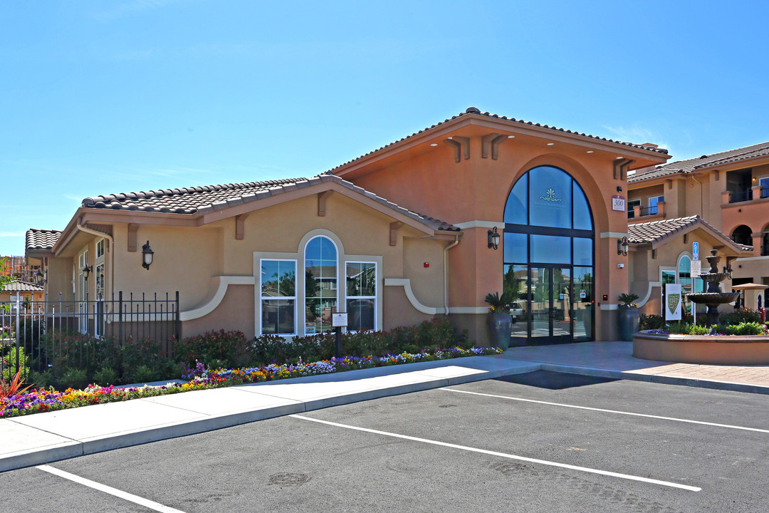 Villas at North Village in Vacaville, CA - Foto de edificio