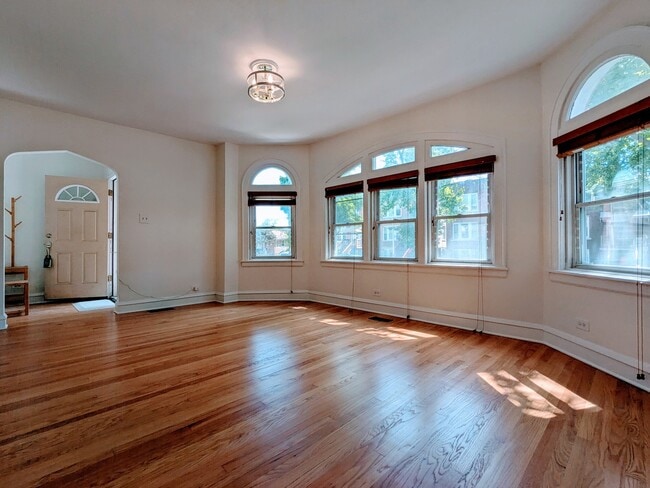 834 N Kolin Ave in Chicago, IL - Building Photo - Building Photo