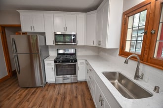 3151 S Quincy Ave in Milwaukee, WI - Building Photo - Building Photo