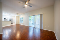 1700-1704 Redwood St in Sarasota, FL - Foto de edificio - Interior Photo