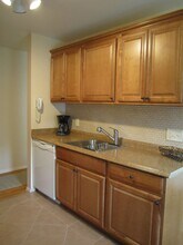 276 Regency Park Dr, Unit 276 Regency in Agawam, MA - Foto de edificio - Building Photo