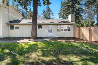 1165-1167-1167 NE 120th Ave in Portland, OR - Building Photo - Building Photo