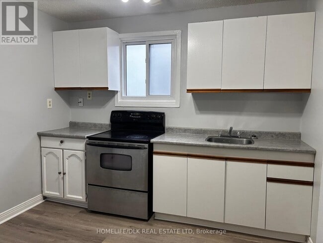 property at 10 King St E