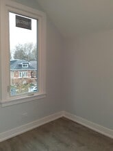 1231 Clinton Ave, Unit 1 in Berwyn, IL - Building Photo - Building Photo