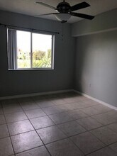 1550 S 42ND Cir in Vero Beach, FL - Building Photo - Building Photo
