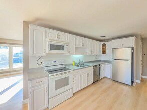 488 Dean Ave in Oshawa, ON - Building Photo - Building Photo