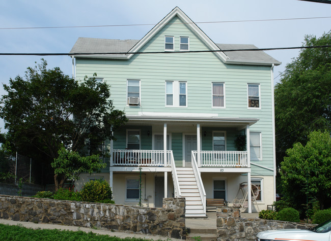 81-83 Pocantico St in Tarrytown, NY - Foto de edificio - Building Photo