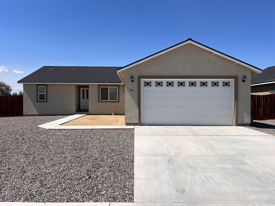 701 N Broadway St in Fallon, NV - Building Photo