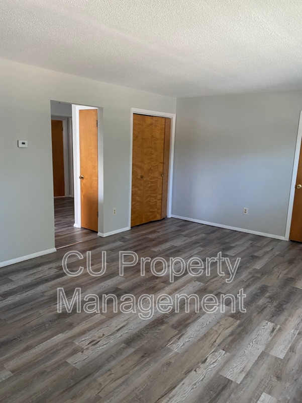 705 Hollycrest Dr in Champaign, IL - Building Photo - Building Photo