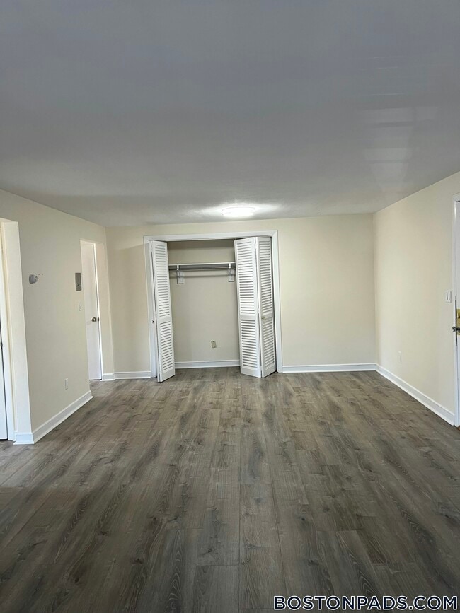 10 Totman Dr in Woburn, MA - Foto de edificio - Building Photo