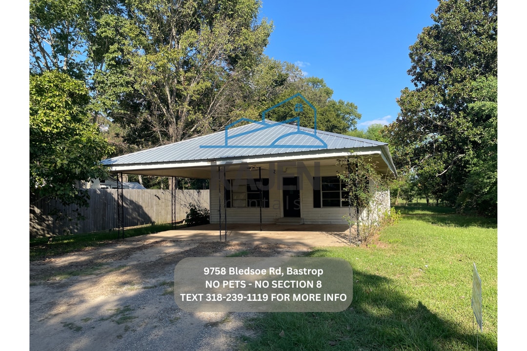 9758 Bledsoe Rd in Bastrop, LA - Building Photo