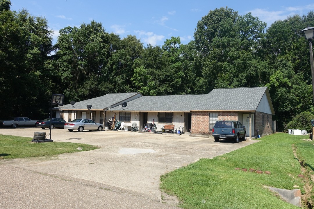 5557 Charlene Dr in Baton Rouge, LA - Building Photo