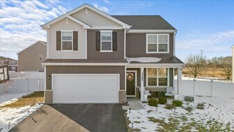 3345 Seeley St in Yorkville, IL - Building Photo