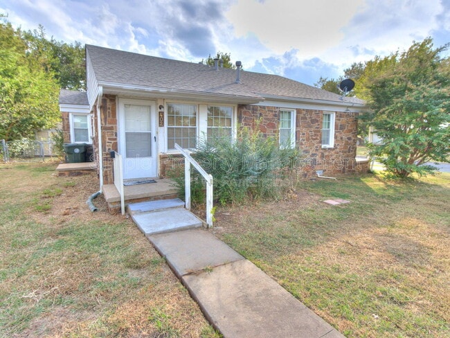 402 Babb Dr in Midwest City, OK - Building Photo - Building Photo