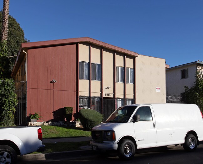 3850 Gibraltar Ave in Los Angeles, CA - Foto de edificio - Building Photo