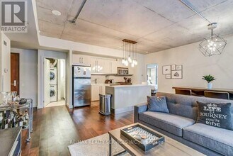 25 Oxley St in Toronto, ON - Building Photo - Building Photo