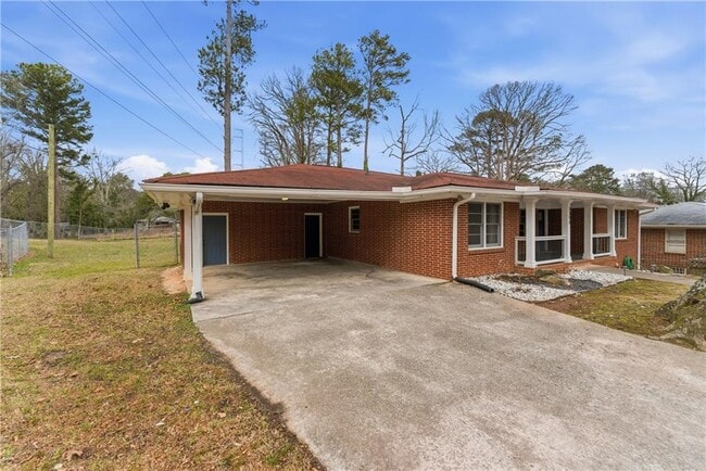 2393 Lilla Cir SW in Atlanta, GA - Building Photo - Building Photo