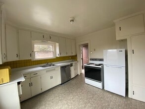 8080 Valley Ford Rd in Petaluma, CA - Building Photo - Building Photo