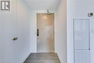 370 Martha St in Burlington, ON - Building Photo - Building Photo