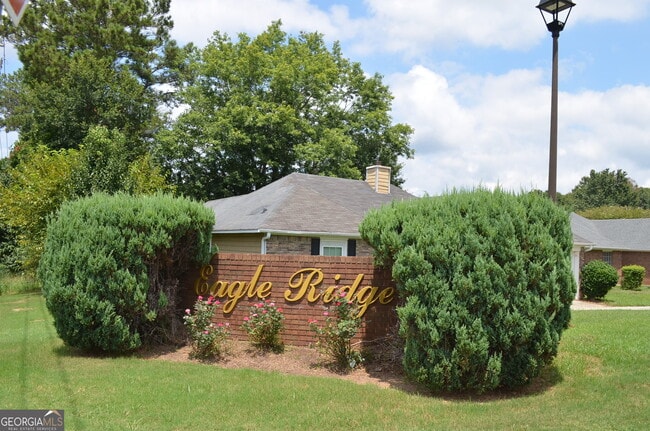 195 Tait Rd in Stockbridge, GA - Foto de edificio - Building Photo