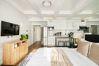 238 W 73rd St in New York, NY - Foto de edificio - Building Photo