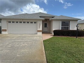 3208 Pointe Ave in Sebring, FL - Building Photo