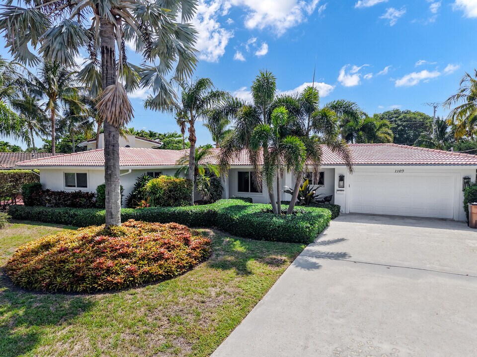 1109 SE 12th Terrace in Deerfield Beach, FL - Building Photo
