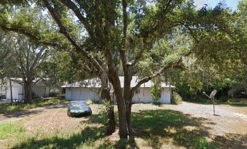 2103 N Terrapin Rd in Avon Park, FL - Foto de edificio