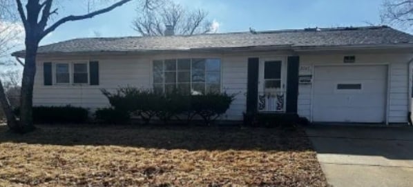property at 2737 Broadmoor Dr